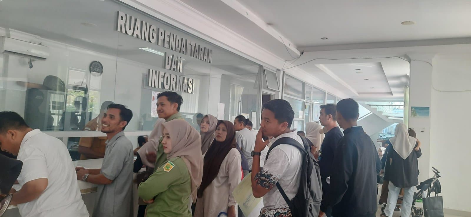 Antrean Panjang Warnai Pengurusan Surat Kesehatan Peserta SPPI KDKMP 2026 di RSUD Yulidin Away Tapaktuan
