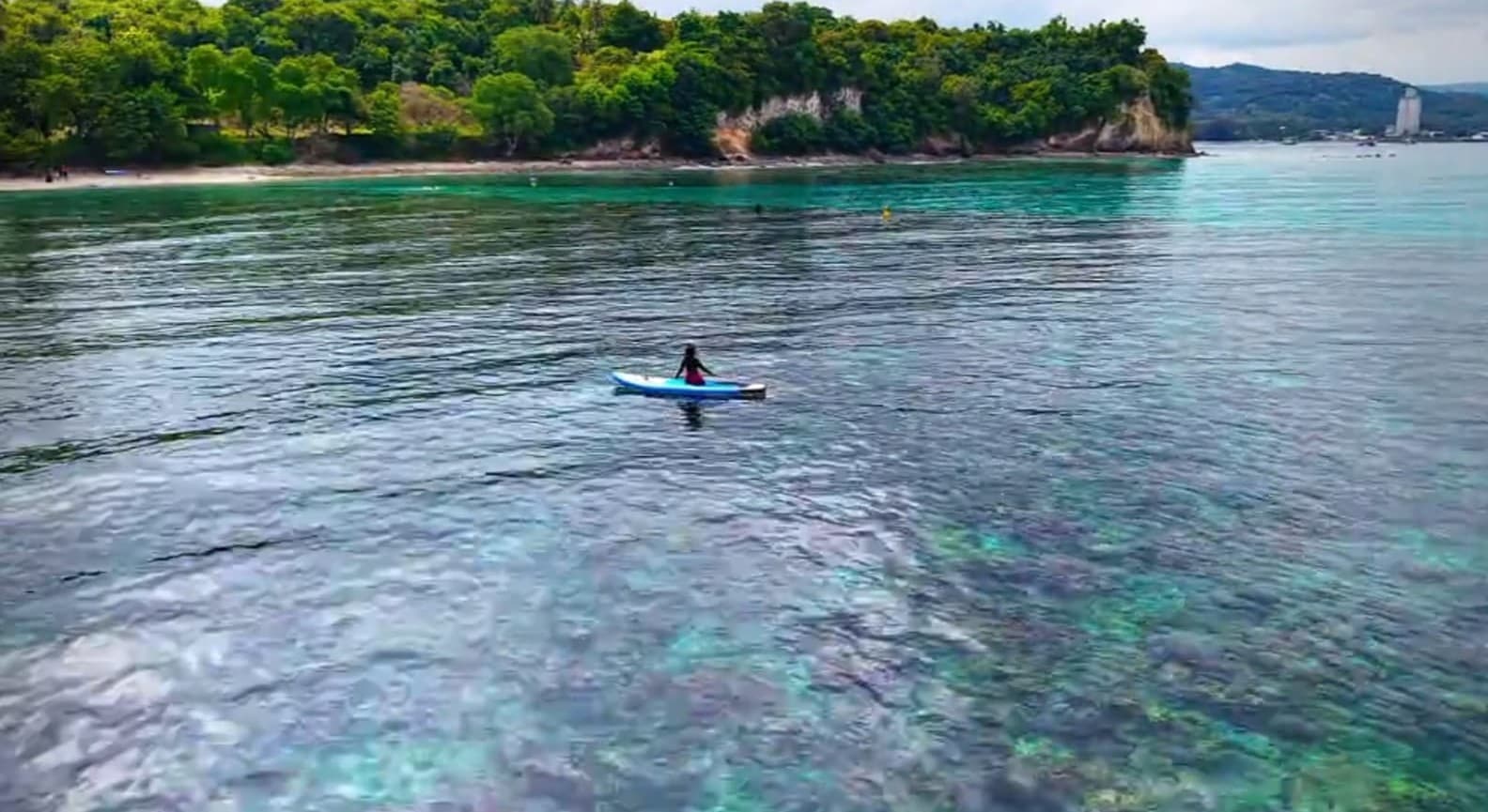 Wisata Paddle Board di Bukit Lamreh Tawarkan Sensasi “Healing” di Laut Biru Aceh Besar