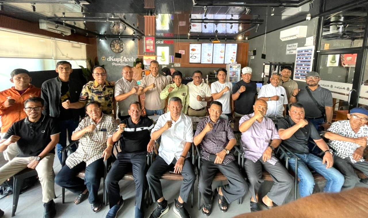 Perjuangkan DOB, Pengurus KP3 ABAS dan Sederet Tokoh Barat Selatan Temui Anggota DPR-RI Irmawan di Banda Aceh