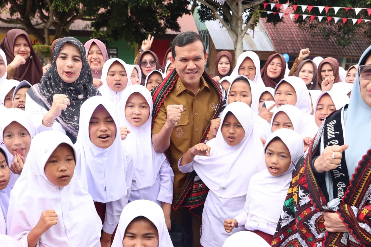 Siapkan Generasi Penggerak Hilirisasi, Wagub Aceh Berangkatkan Empat Pelajar Terima Beasiswa ke Tiongkok