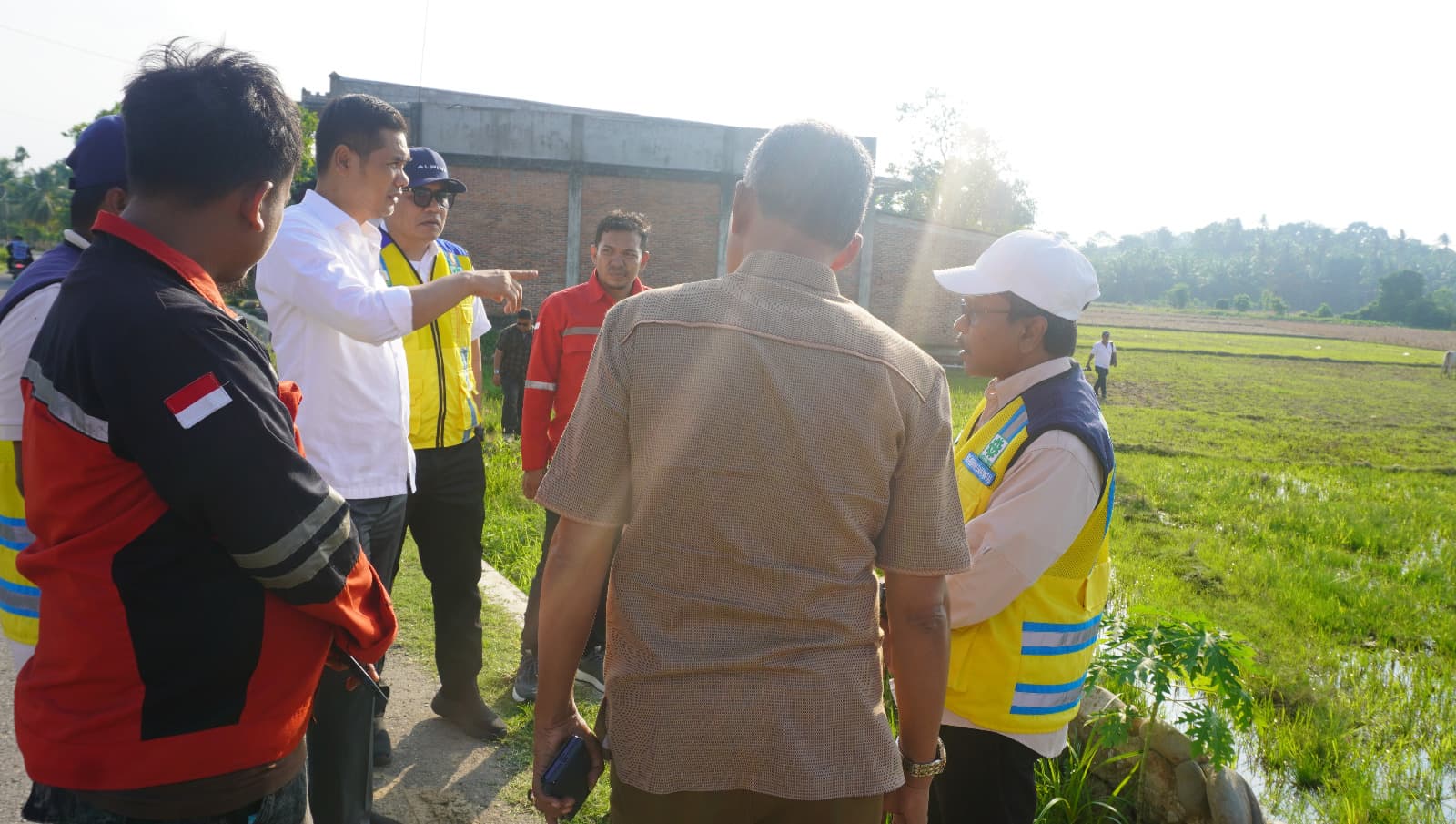 Sekda Aceh Tinjau Rehabilitasi Sawah di Aceh Timur, Dorong Percepatan Pemulihan Sektor Pertanian