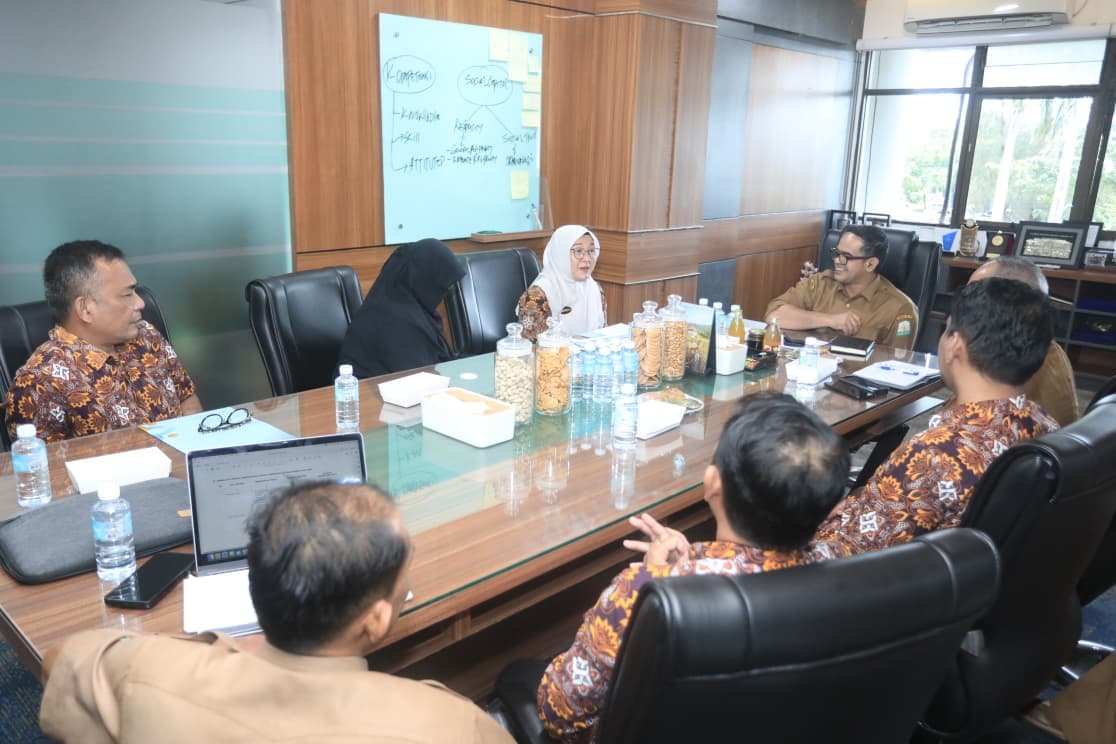 Terima Kepala BKKBN Aceh, Plt Sekda Taufik Tegaskan Dukungan Perubahan Nomenklatur dan Penyelarasan Data
