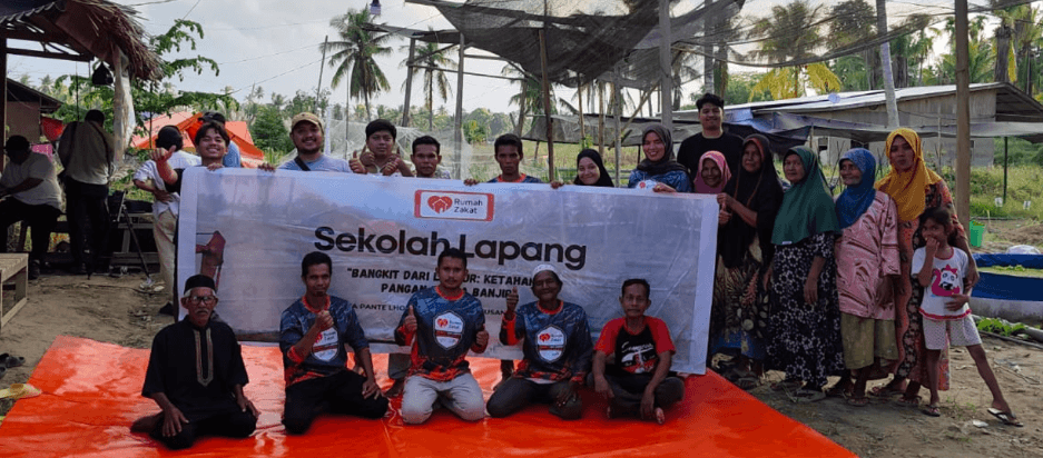 Sekolah Lapang Sesi 3 Bangkit dari Lumpur Pante Lhong Bahas Perlindungan Tanaman dan Budidaya Mina Padi