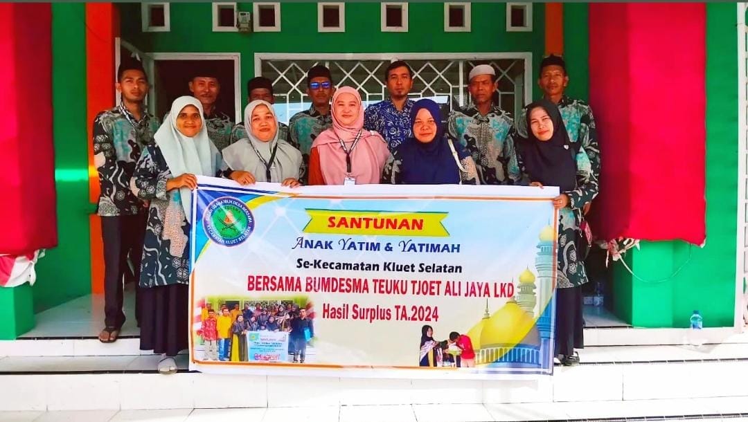 BUMDESMA Teuku Tjoet Ali Serahkan Bantuan Untuk Anak Yatim 
