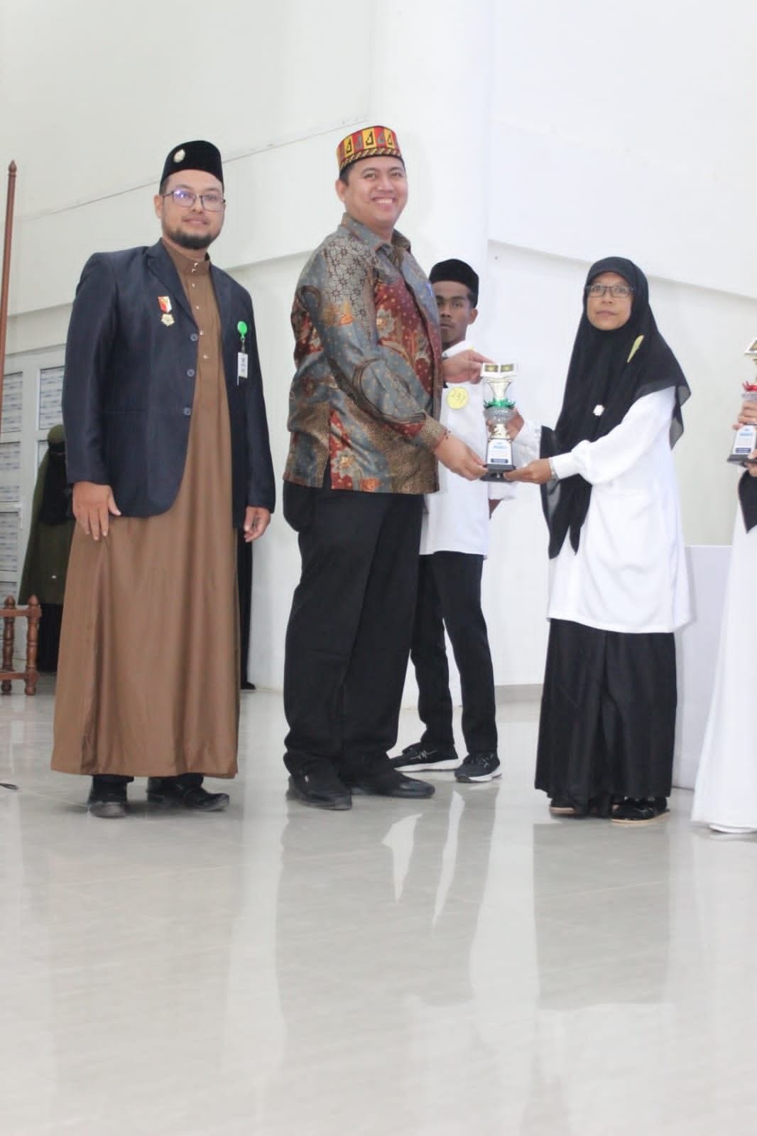 Raih “Politisi Muda Penggerak Kader Al Quran dan Pejuang Syariat”, Tuanku Ucapkan Terima Kasih