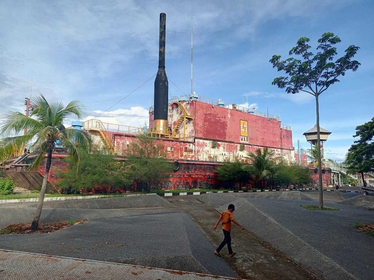 PLTD Apung Banda Aceh: Wisata Edukasi Tsunami yang Terus Dibenahi dan Menarik Wisatawan Mancanegara
