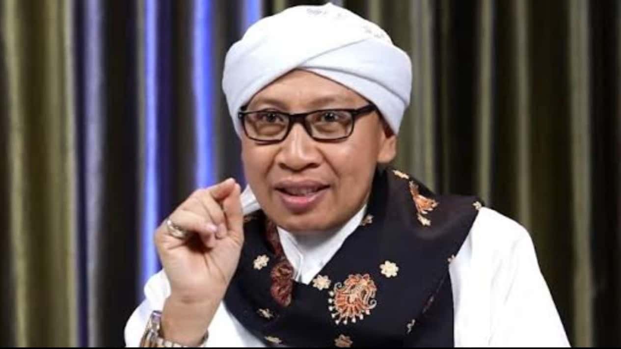 Tidak Bisa Khusyuk, Apakah Sholatnya Tetap Sah? Buya Yahya Menjawab