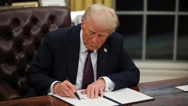 Trump Perintahkan Buka Dokumen Rahasia Terakhir Pembunuhan John F Kennedy