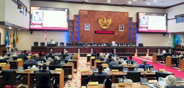 DPRA Gelar Rapat Paripurna Penetapan Ali Basrah Sebagai Wakil Ketua