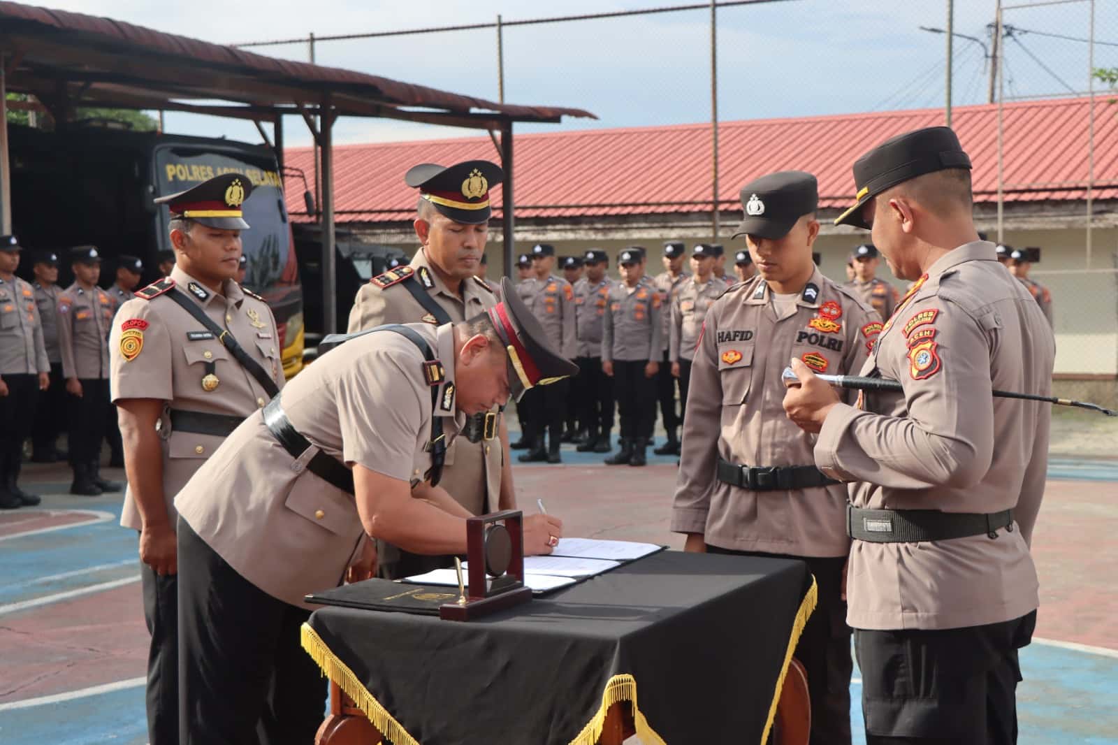 Polres Aceh Selatan Gelar Upacara Sertijab Kasat Samapta dan Kapolsek Bakongan Timur