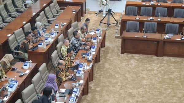 Kepada DPR, PT.Pos Indonesia Sebut Pemerintah Belum Bayar Bansos Rp.230 Milliar