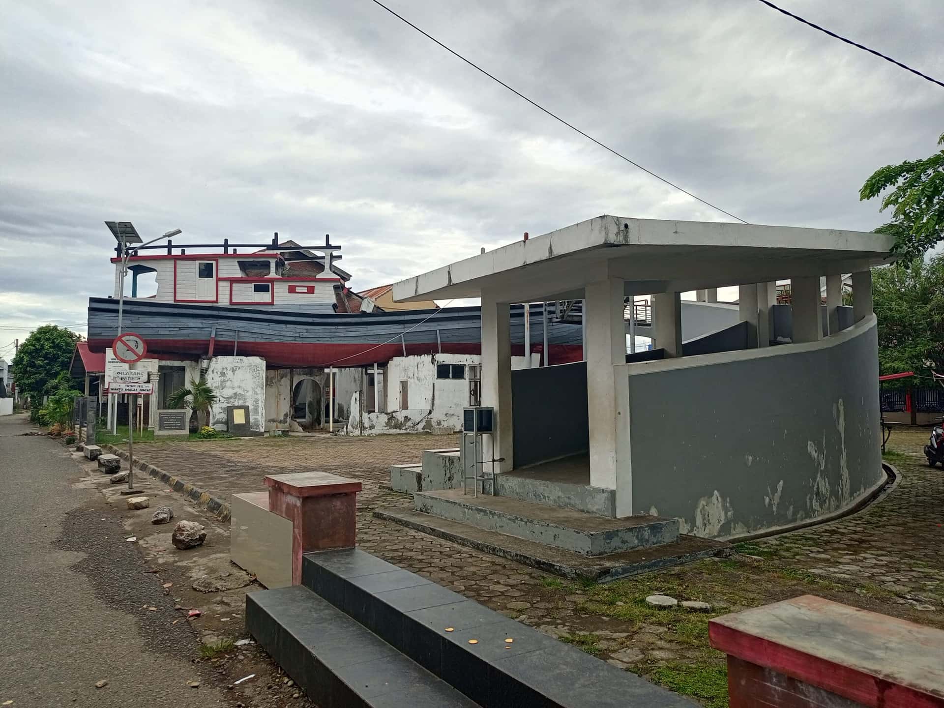 Kapal Di Atas Rumah, Situs Tsunami Aceh Memprihatinkan, Tidak Terurus dan Sepi Perhatian