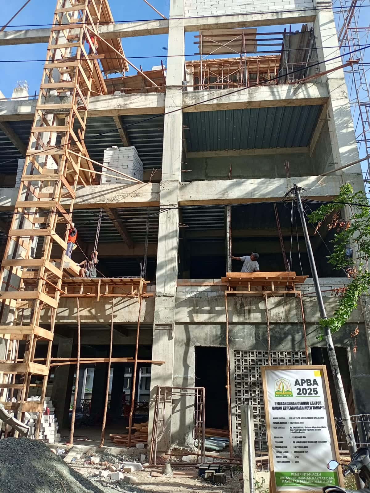 Proyek Gedung BKA Tahap II Rp 8,4 M Digerus Anomali K3, Minim Informasi dan Pengawasan , Pihak Berwenang Diminta Bertindak