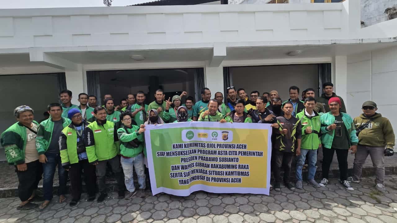 Polda Aceh Salurkan Bantuan Beras untuk Komunitas Ojol