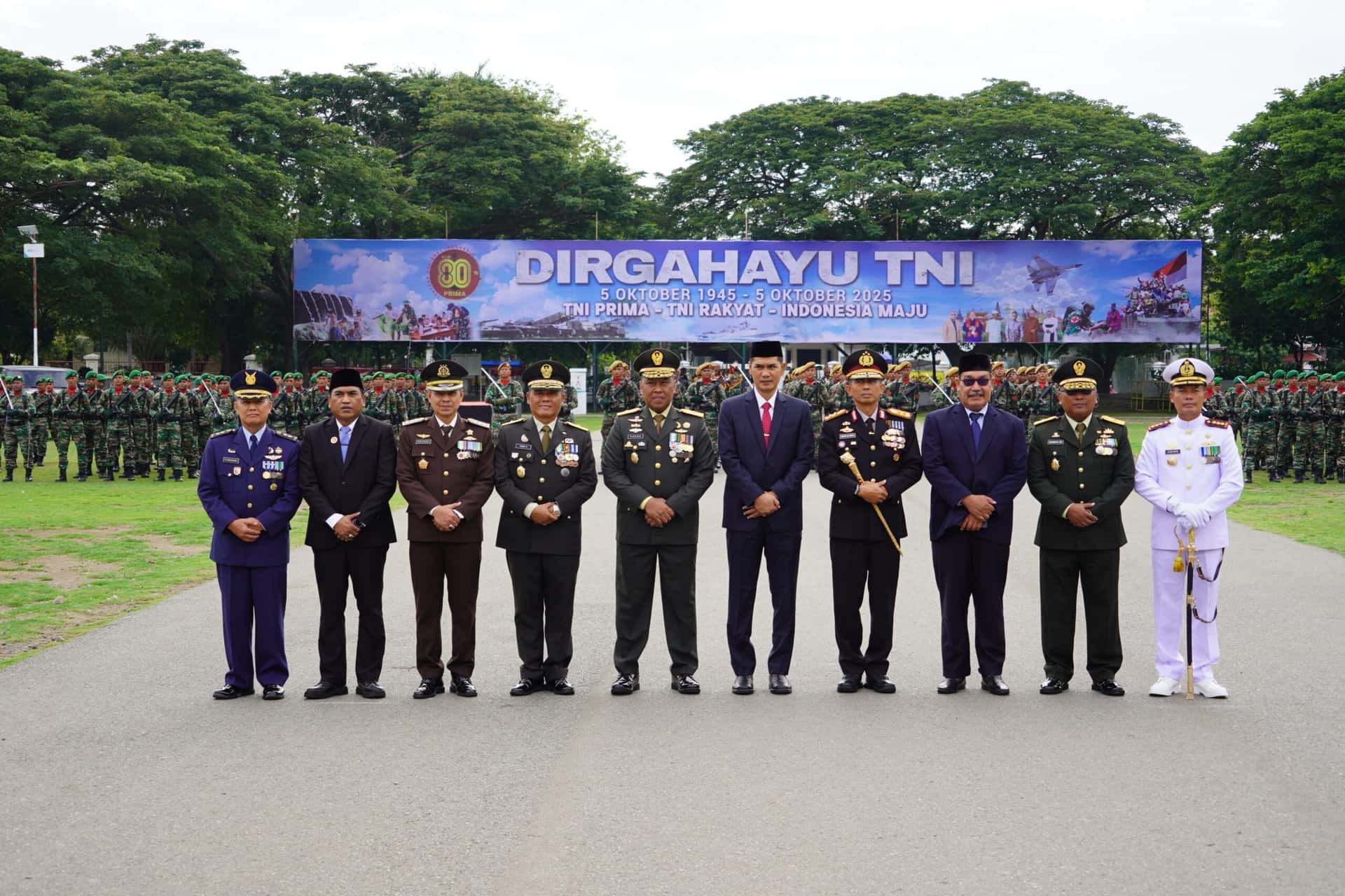 Hadiri Upacara HUT Ke-80 TNI, Kapolda Aceh: Makin Kuat Bersama Rakyat