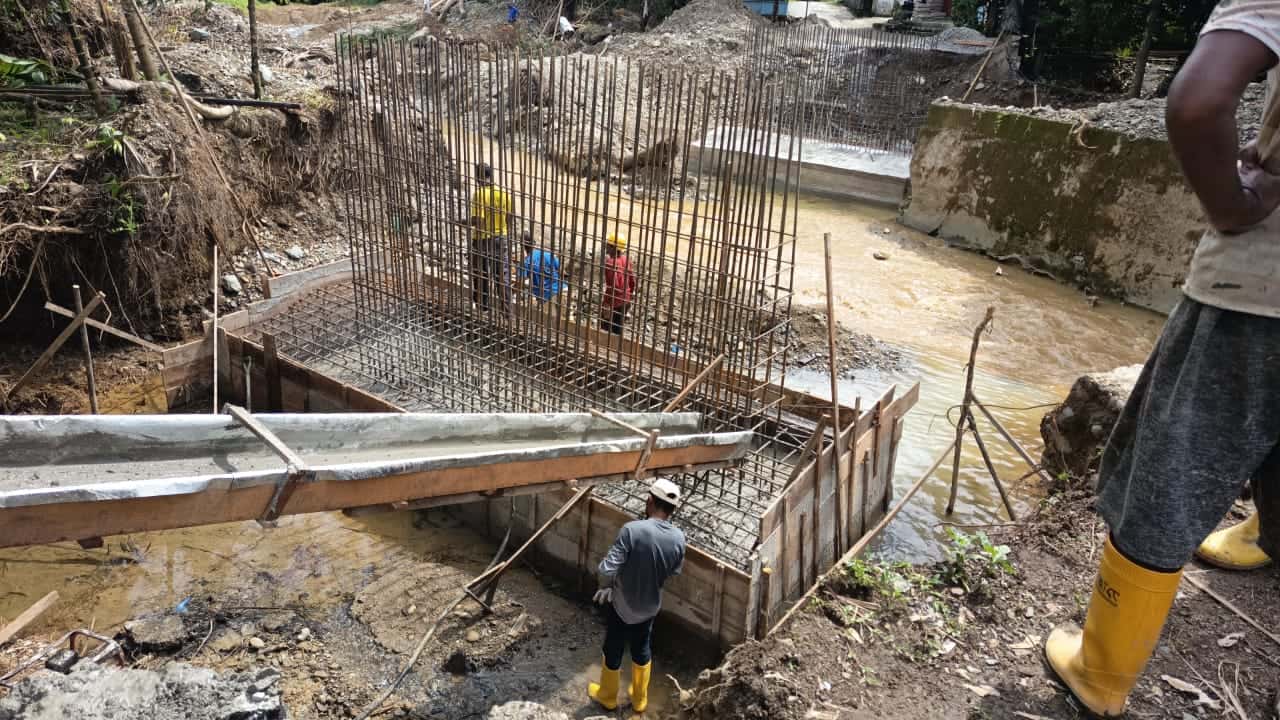 Dihadang Cuaca, Progres Jembatan Alur Simerah Minus 1,85 Persen: Rekanan Pacu Pengecoran Pondasi