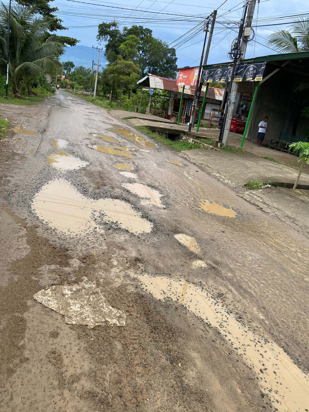 Bak Kubangan Kerbau, Jalan Rusak di Meunasah Manyet Aceh Besar Kerap “Makan Korban”