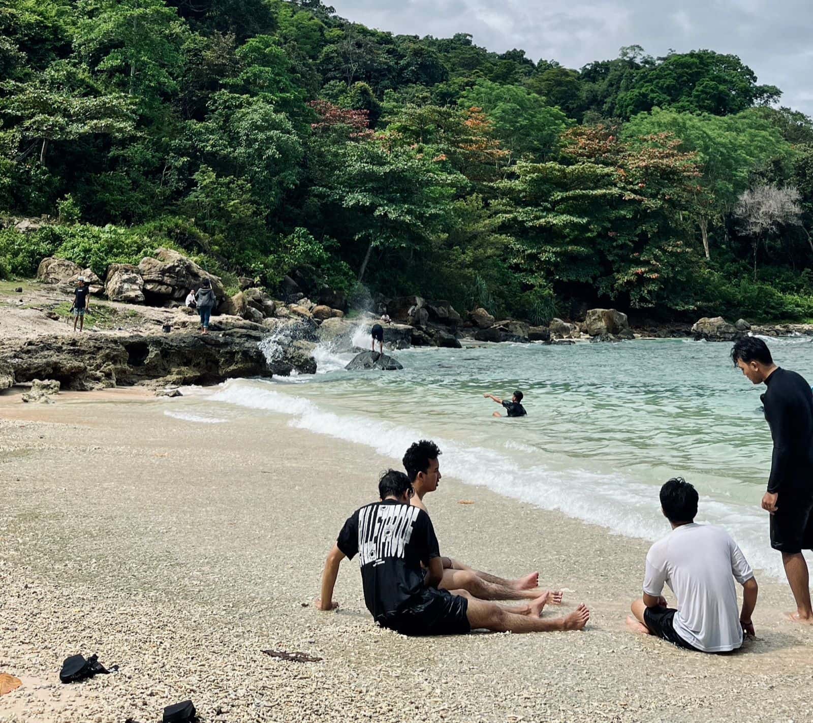 Surga Tersembunyi di Ujung Besar, Lhok Mata Ie Jadi Lokasi “Healing” Favorit Gen Z Akhir Pekan Ini