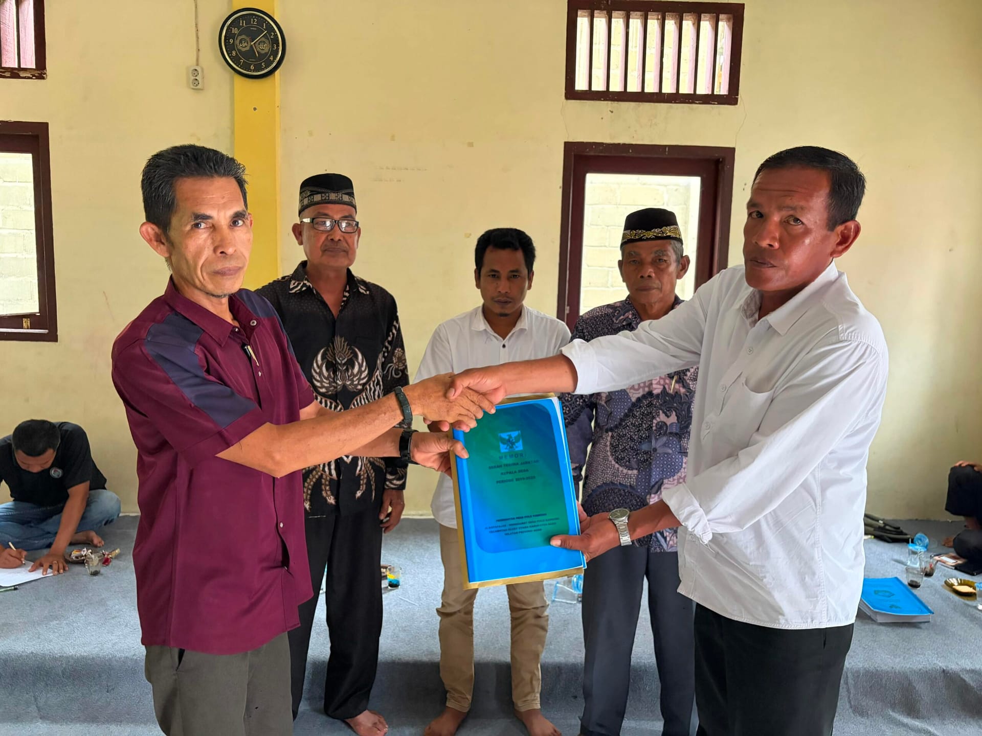 Sudirman Terima Laporan dan Inventaris Desa Pulo Kambing