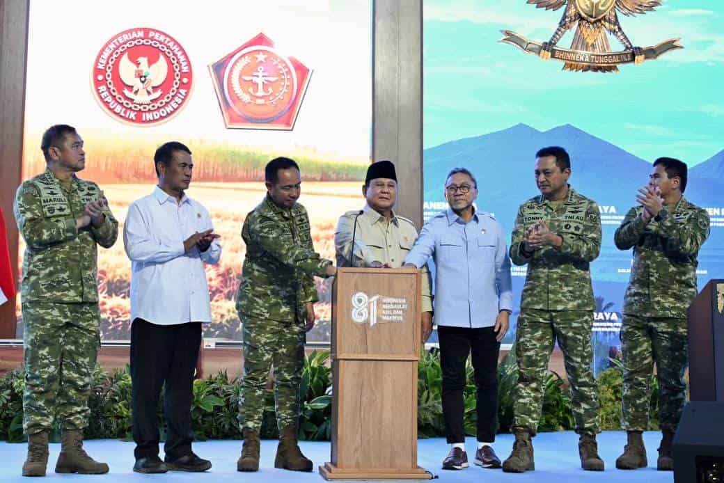 Tegas! Presiden Prabowo Rela Pangkas Anggaran Pertahanan dan Polri Demi Hapus Kemiskinan