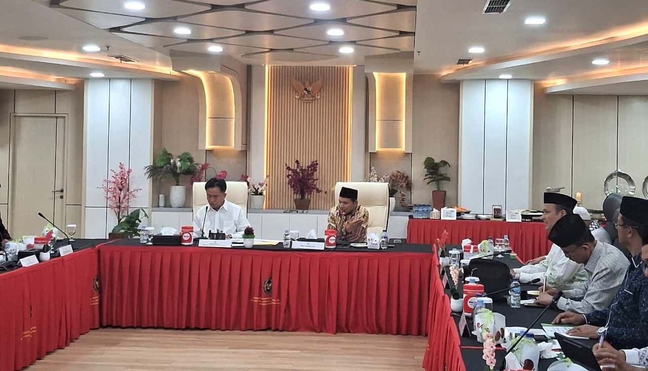 Cari Kepastian Hukum, Wagub Aceh Minta Menko Yusril Tuntaskan Status Wakaf Blangpadang dari Penguasaan TNI AD