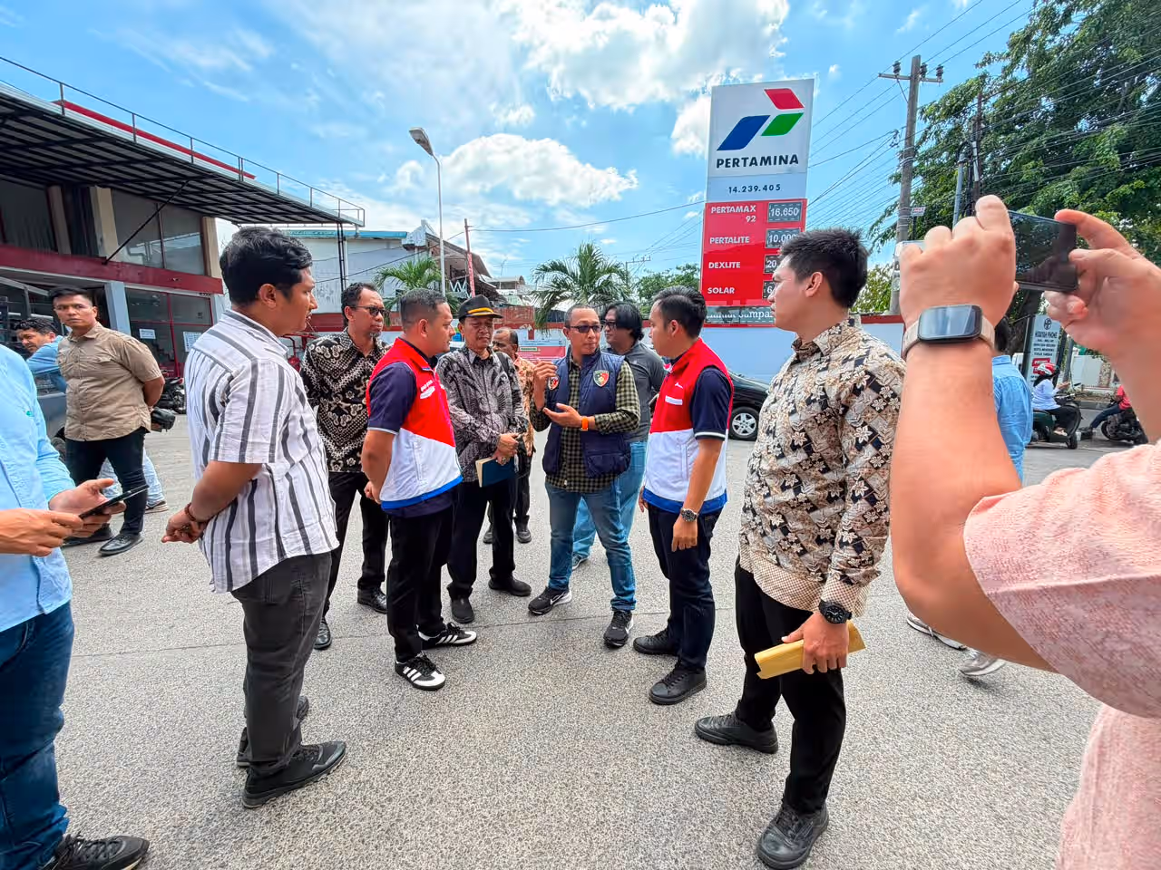 Usut Kelangkaan Semen dan BBM, Tim Sidak Pemerintah Aceh Temukan Kejanggalan ‘Barcode’ Subsidi di SPBU