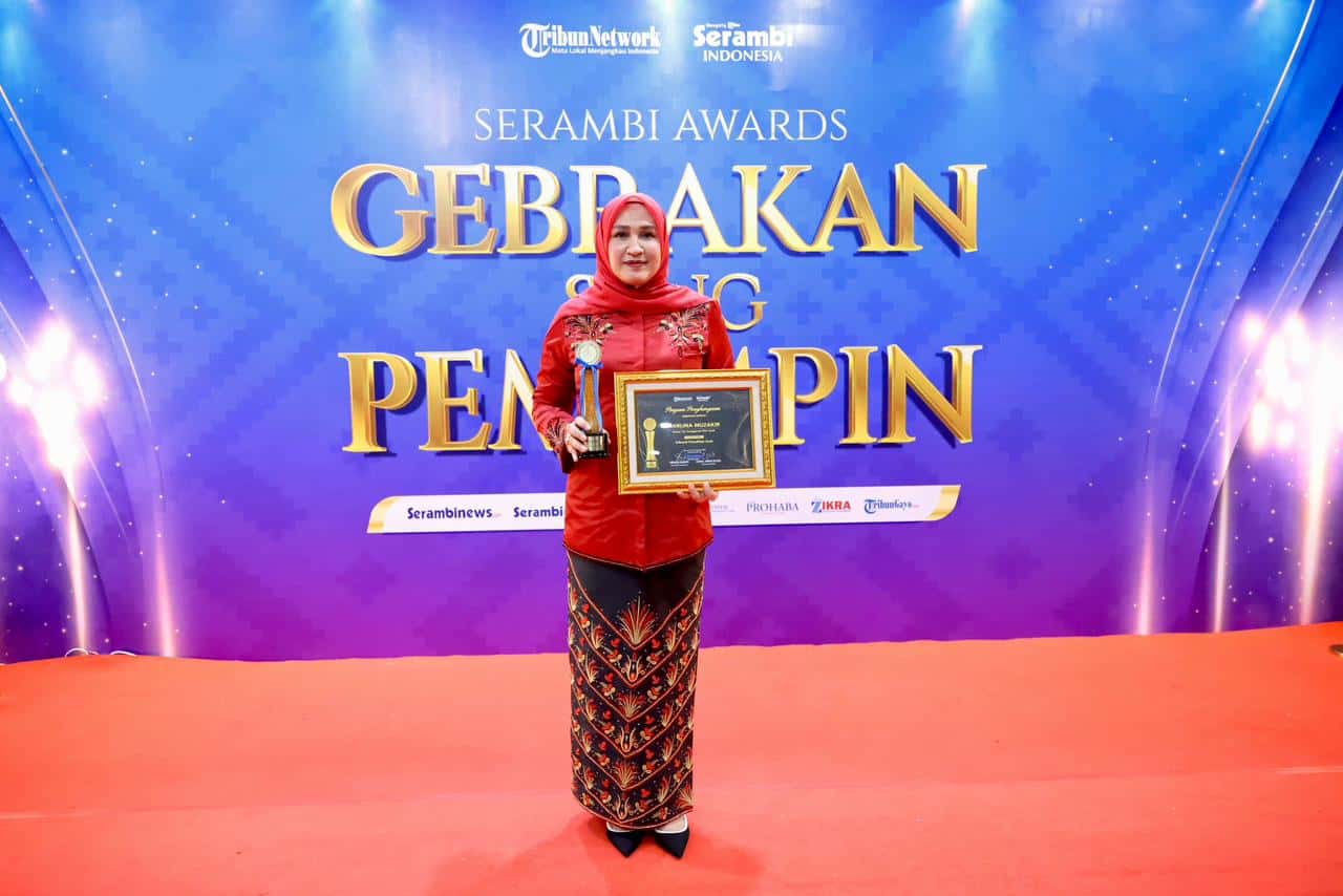 Aktif Dampingi Warga saat Bencana, Ketua TP PKK Aceh Marlina Usman Raih Penghargaan Srikandi Pemulihan Aceh