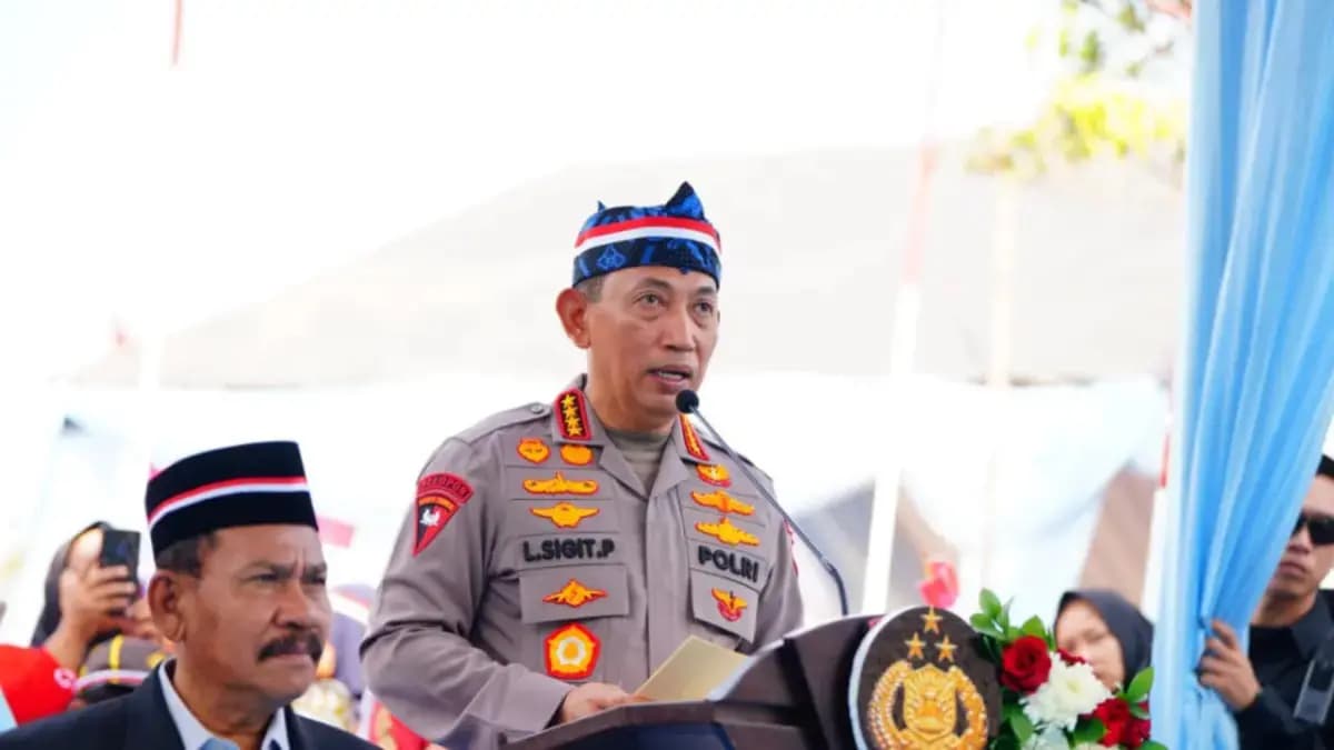 Kapolda-Wakapolda Aceh Terima Pin Emas Kapolri