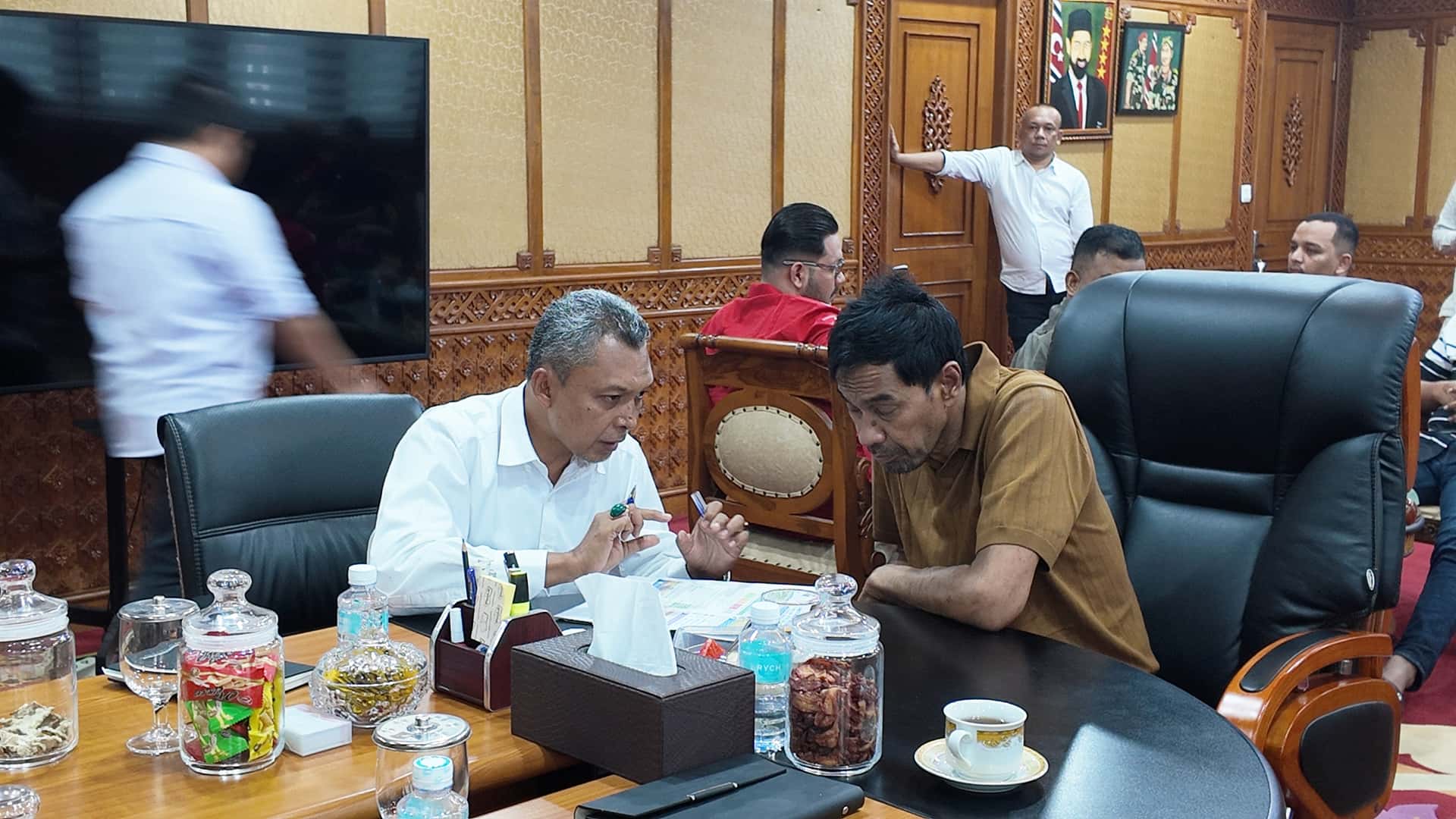 Gubernur Mualem Instruksikan Distanbun Pacu Pemulihan Petani dan Sawah Rusak