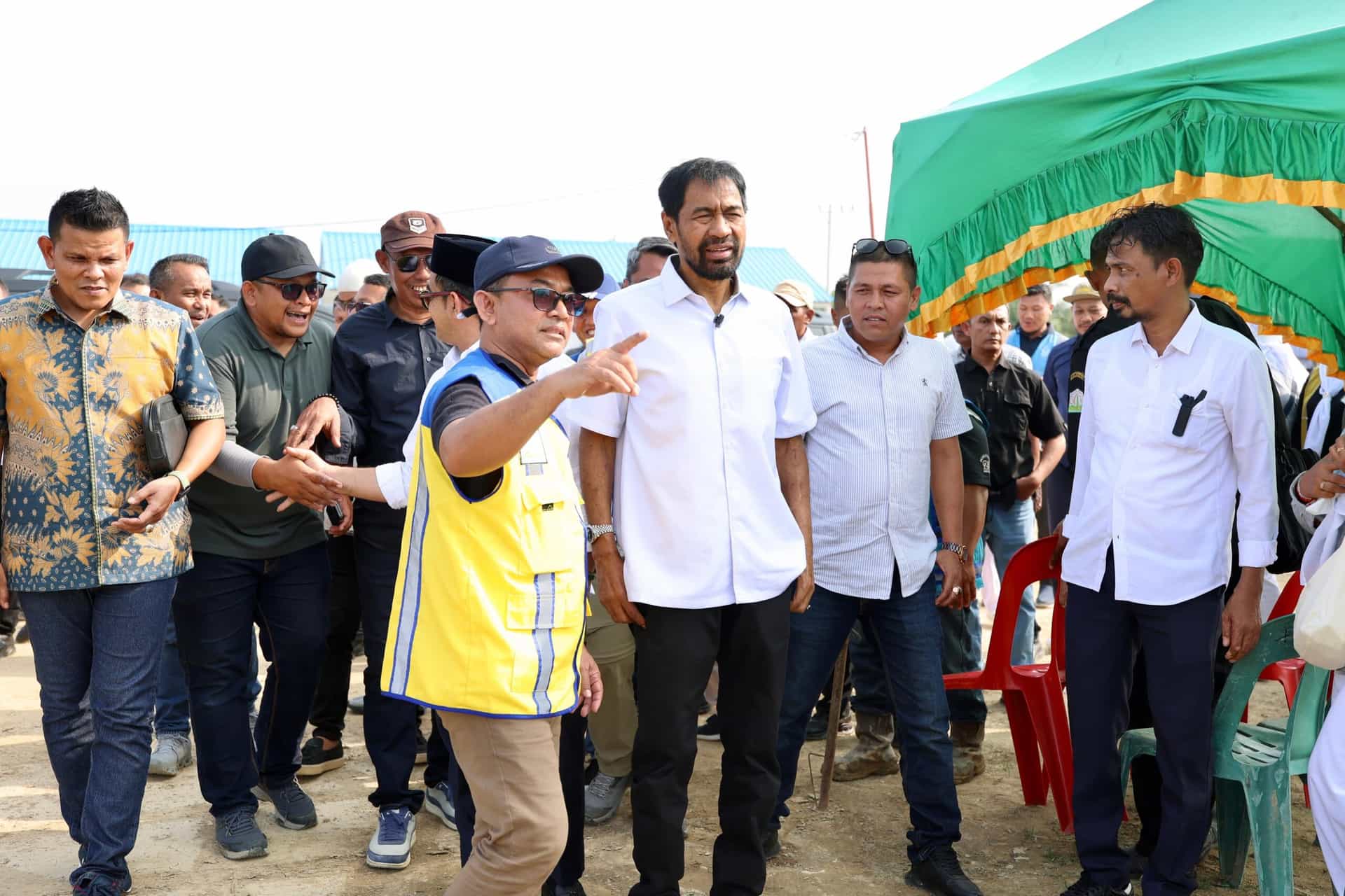 Percepat Pemulihan Lintas Sektor, Gubernur Mualem Tinjau Aceh Tamiang dan Salurkan Bantuan Pertanian hingga Pendidikan