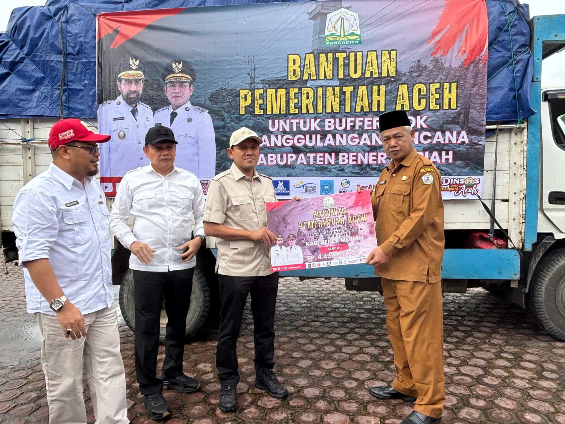 Perkuat Kesiapsiagaan Dataran Tinggi Gayo, Wagub Dek Fadh Serahkan Bantuan Buffer Stock Bencana Rp4,8 Miliar untuk Bener Meriah dan Aceh Tengah