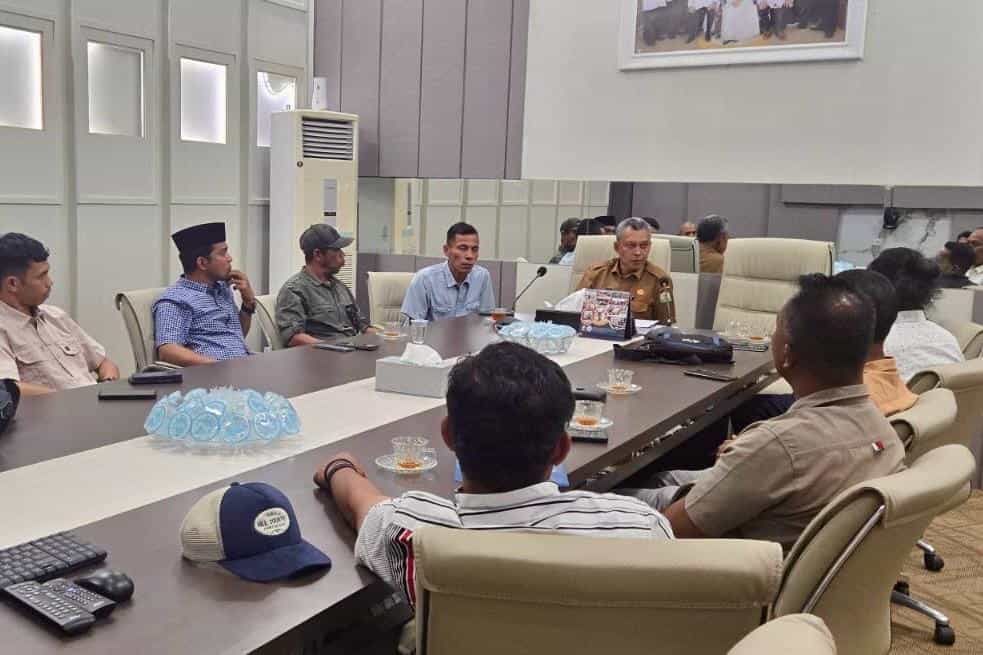Pacu Pemulihan Sawah dan Kebun Pascabencana, Stafsus Gubernur Nektu Koordinasi Bersama Plt Kadistanbun Aceh