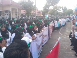 Seribuan Guru Honorer Demo DPRK Aceh Selatan