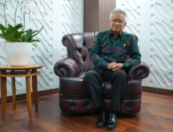 Mendikti, Lebih Baik Mundur, daripada Diberhentikan