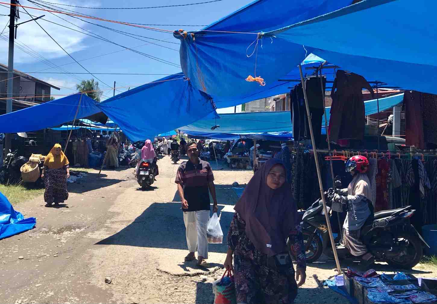 Suasana Pasar Rabu Kedai Runding, 12 Maret 2025