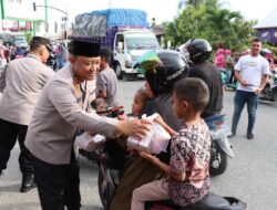 Polres Abdya Berbagi Takjil Untuk Warga, Ajang Kesempatan Silaturahmi