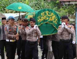 Polres Aceh Selatan Gelar Upacara Kedinasan Sebagai Penghormatan Terakhir Untuk Yang Meninggal Dunia