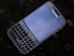 HP BlackBerry Classic “Dihidupkan” Lagi Pakai Android