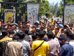 Kapolda Aceh Temui Pendemo: Terima Kasih Sudah Sampaikan Aspirasi dengan Tertib