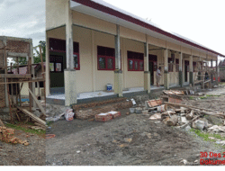 Formaki “Gerebek” Proyek RKB SMPN 3 Labuhanhaji Timur: Administrasi “Sulap” 100 Persen, Fakta Lapangan Masih Aduk Semen