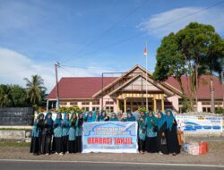 Ratusan Paket Takjil Dibagikan Tim Penggerak Pemberdayaan dan Kesejahteraan Keluarga (TP PKK) Kluet Utara Hadir untuk Warga