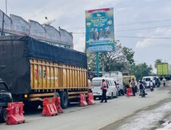 Berjibaku di Tengah Polusi: Dishub Aceh Siagakan 20 Personel Jaga Alur Logistik Jembatan Kuta Blang