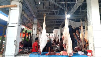 Warga Berburu Daging Meugang, Harga di Kluet Utara Tetap Stabil