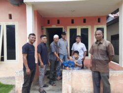 Jelang Idulfitri, Pemerintah Desa Pulokambing Salurkan Santunan untuk Anak Yatim