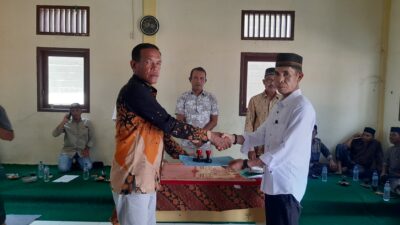 Serah Terima Jabatan Keuchik Desa Pulokambing Berlangsung Khidmat, Sudirman Ajak Masyarakat Bersatu Bangun Desa