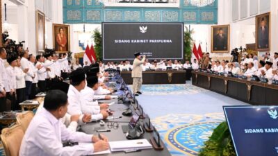 PRESIDEN PRABOWO AJAK KABINET TUNJUKKAN TELADAN KESEDERHANAAN DAN JAGA PERPUTARAN EKONOMI JELANG IDULFITRI