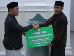 Warga Leupung Sambut Hangat Safari Ramadhan, Bantuan Masjid Dinilai Tepat Sasaran