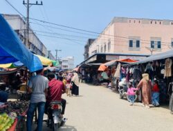 Jelang Lebaran, Aktivitas Hari Pekan di Pasar Gandapura Mulai Ramai