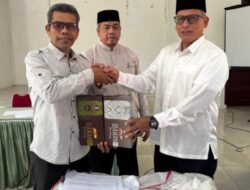 2.040 Ija Krong Disalurkan, Bentuk Perhatian Pemkab Aceh Besar kepada Aparatur Masjid