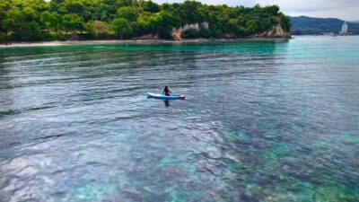 Wisata Paddle Board di Bukit Lamreh Tawarkan Sensasi “Healing” di Laut Biru Aceh Besar